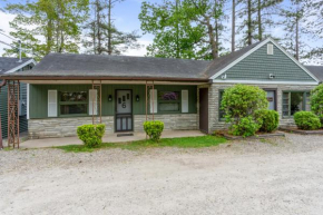 Squam Waterfront 2 bed rental (Suite 6)
